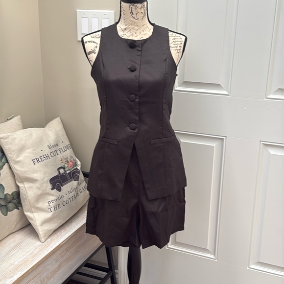 NWOT Nice to Meet You Black Vest&Shorts set in sz small. Avail in black or white - Picture 1 of 15